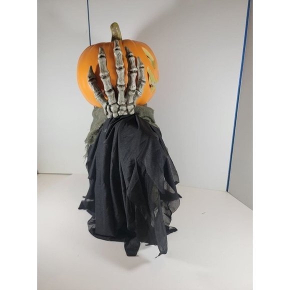 Pumpkin Reaper 18" Electronic Halloween Greeter - Speaks Moves & Lights Up - NWT - Picture 8 of 14
